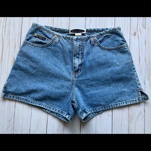 Vtg High-waisted Mom Jean Shorts 🌱